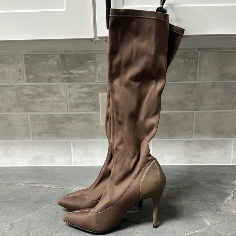 CHARLES BY CHARLES DAVID Taupe Stetch Knee High Boots 8.5 - Picture 2 of 7